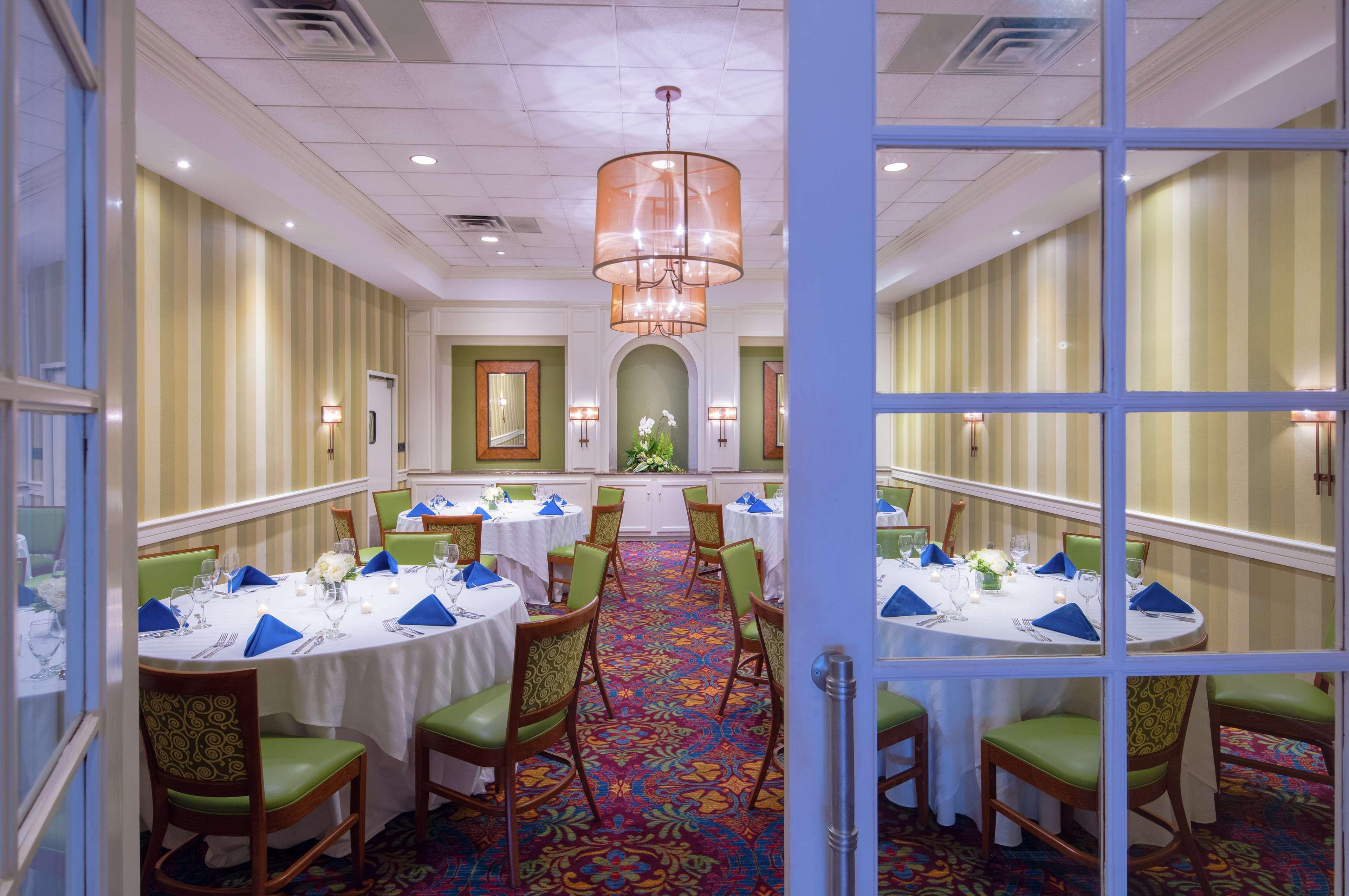 Отель Hilton Lexington Downtown Экстерьер фото