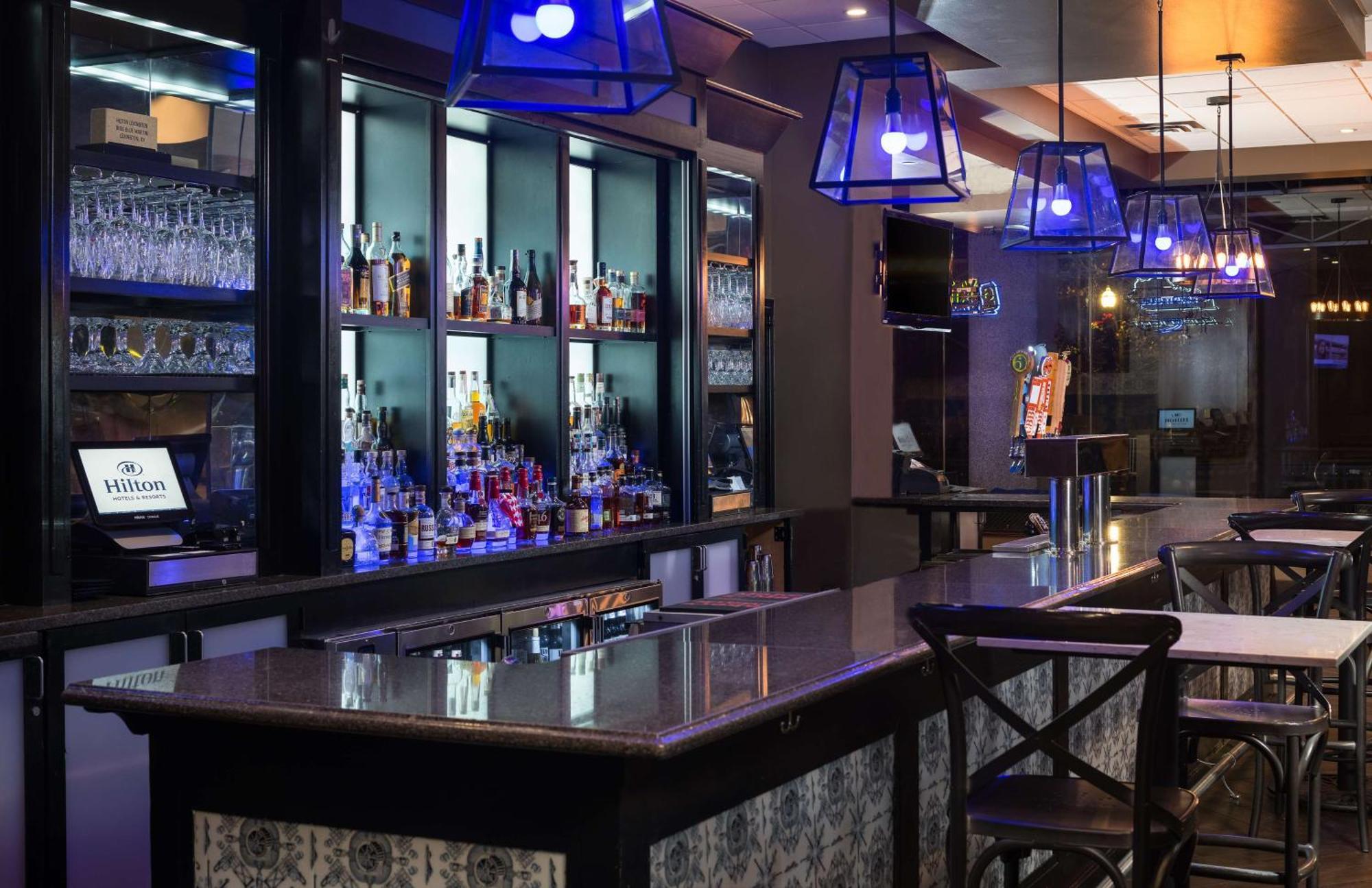 Отель Hilton Lexington Downtown Экстерьер фото