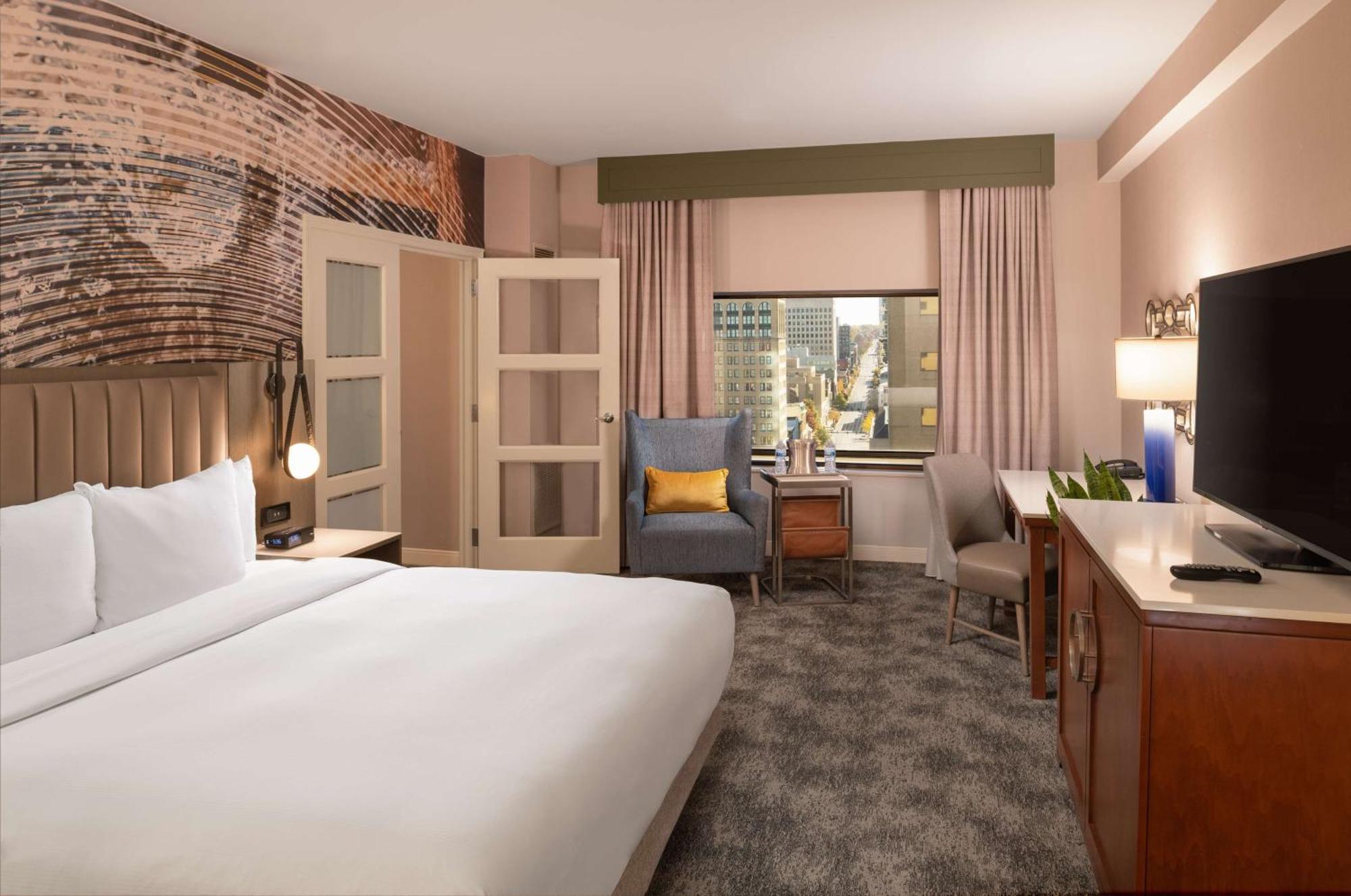 Отель Hilton Lexington Downtown Экстерьер фото