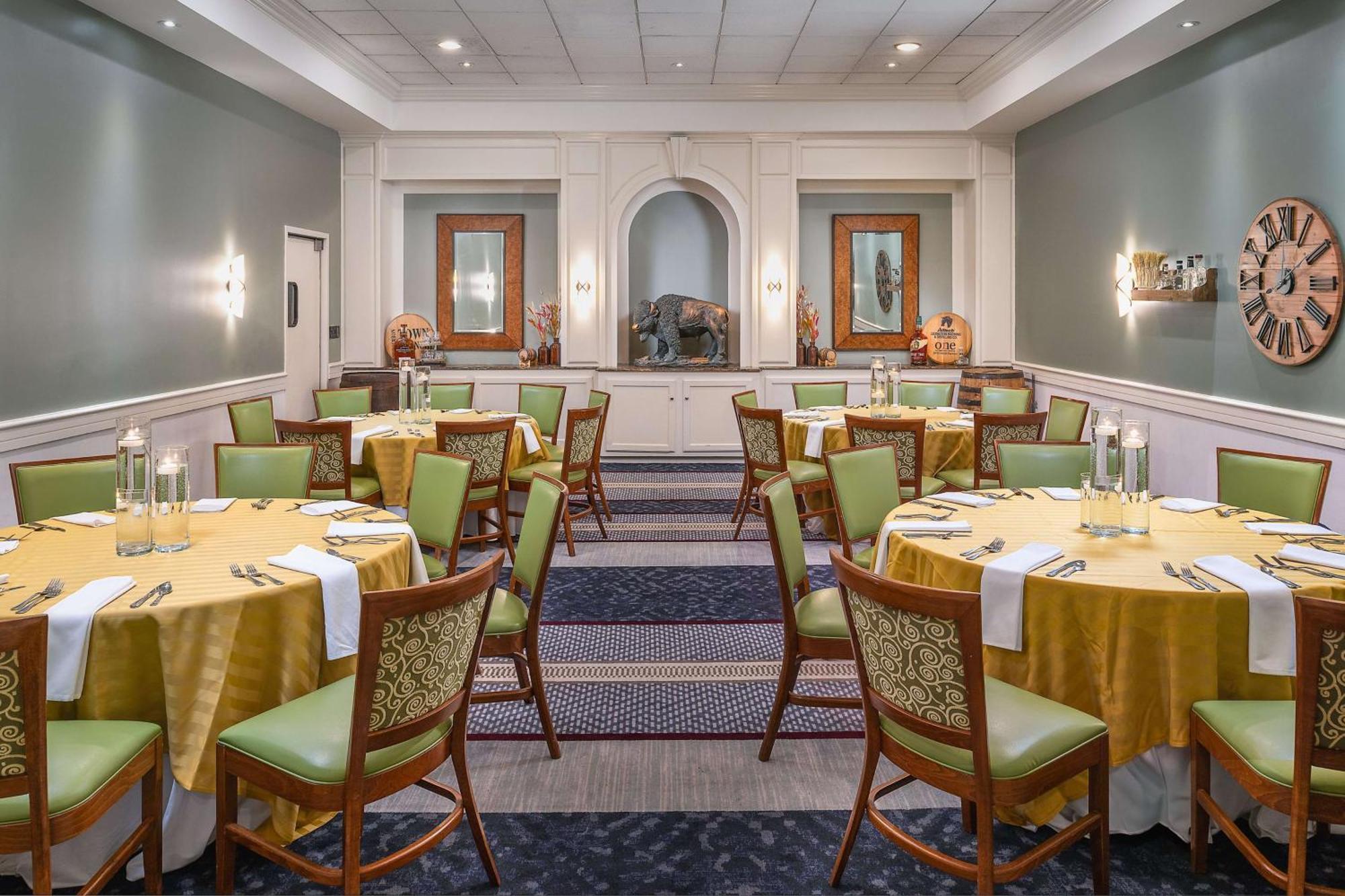 Отель Hilton Lexington Downtown Экстерьер фото