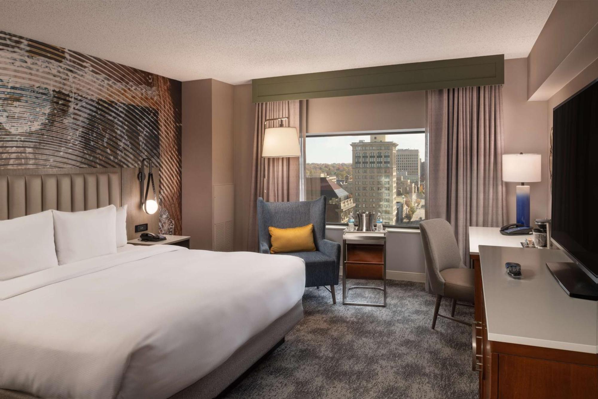 Отель Hilton Lexington Downtown Экстерьер фото