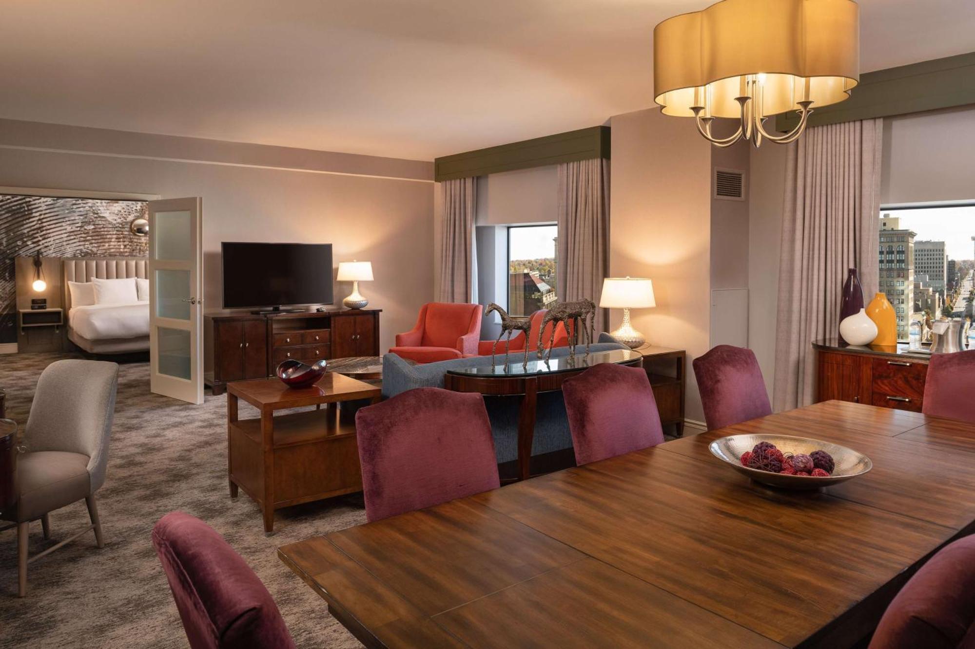 Отель Hilton Lexington Downtown Экстерьер фото