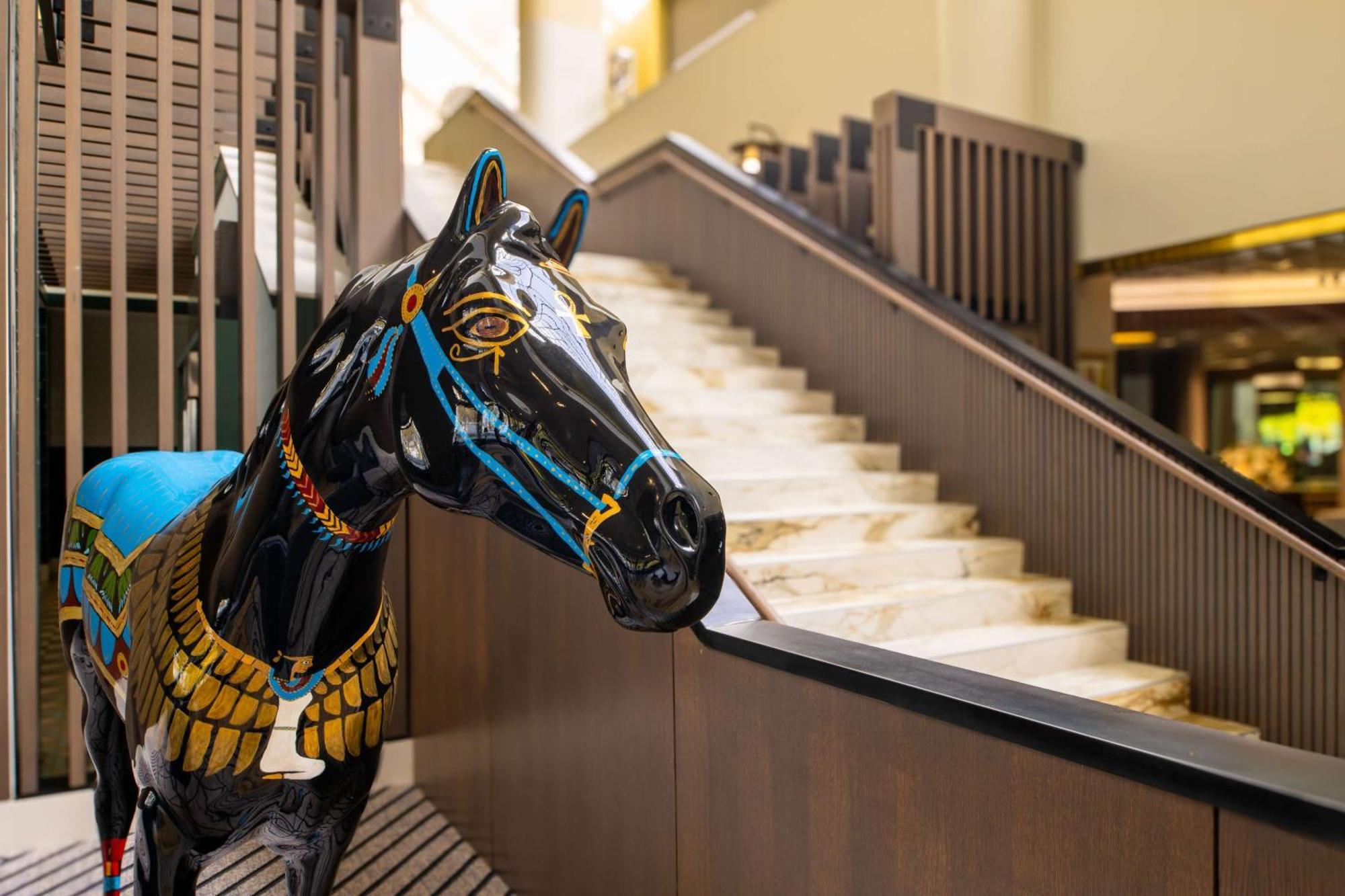 Отель Hilton Lexington Downtown Экстерьер фото