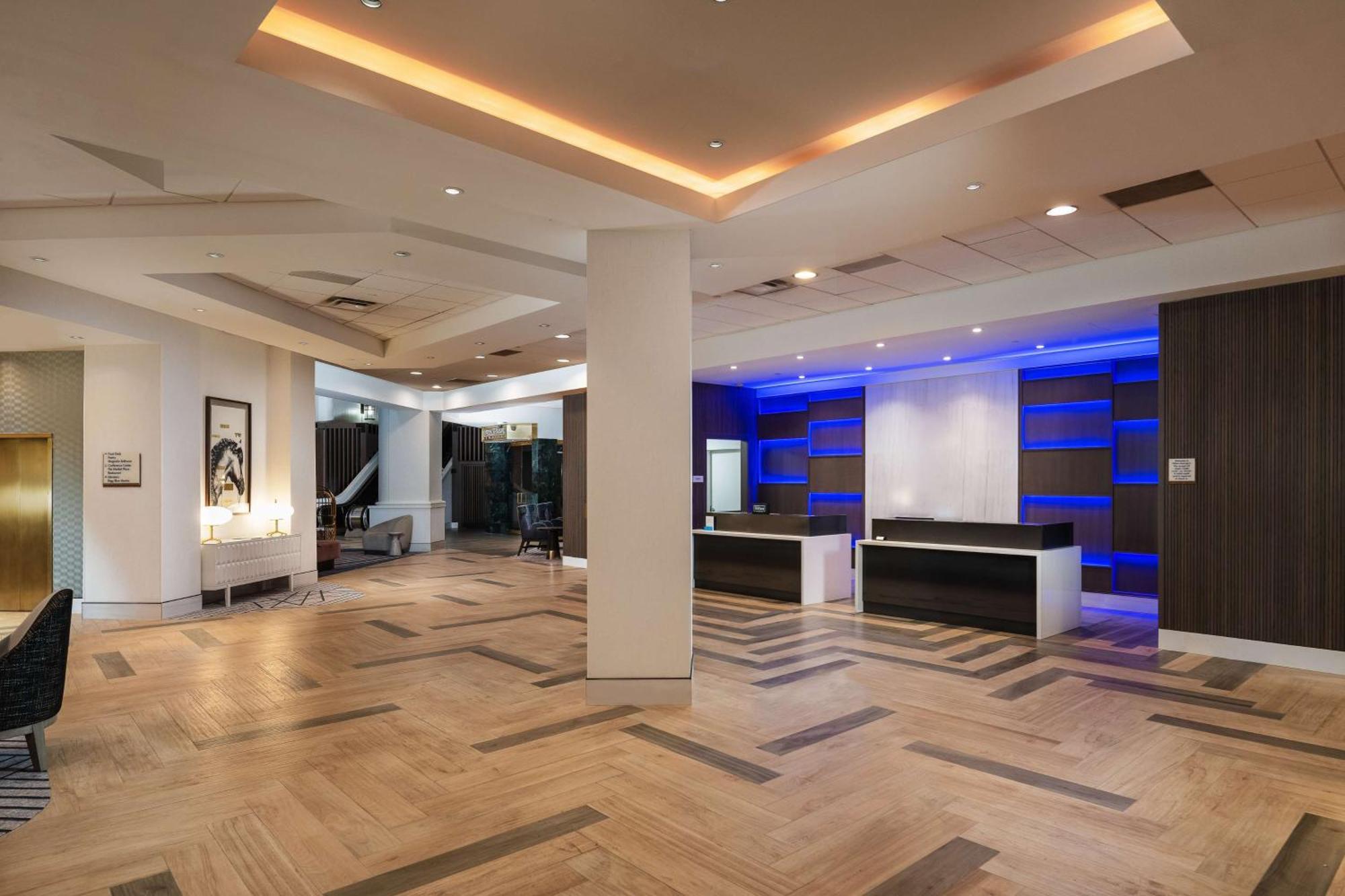 Отель Hilton Lexington Downtown Экстерьер фото