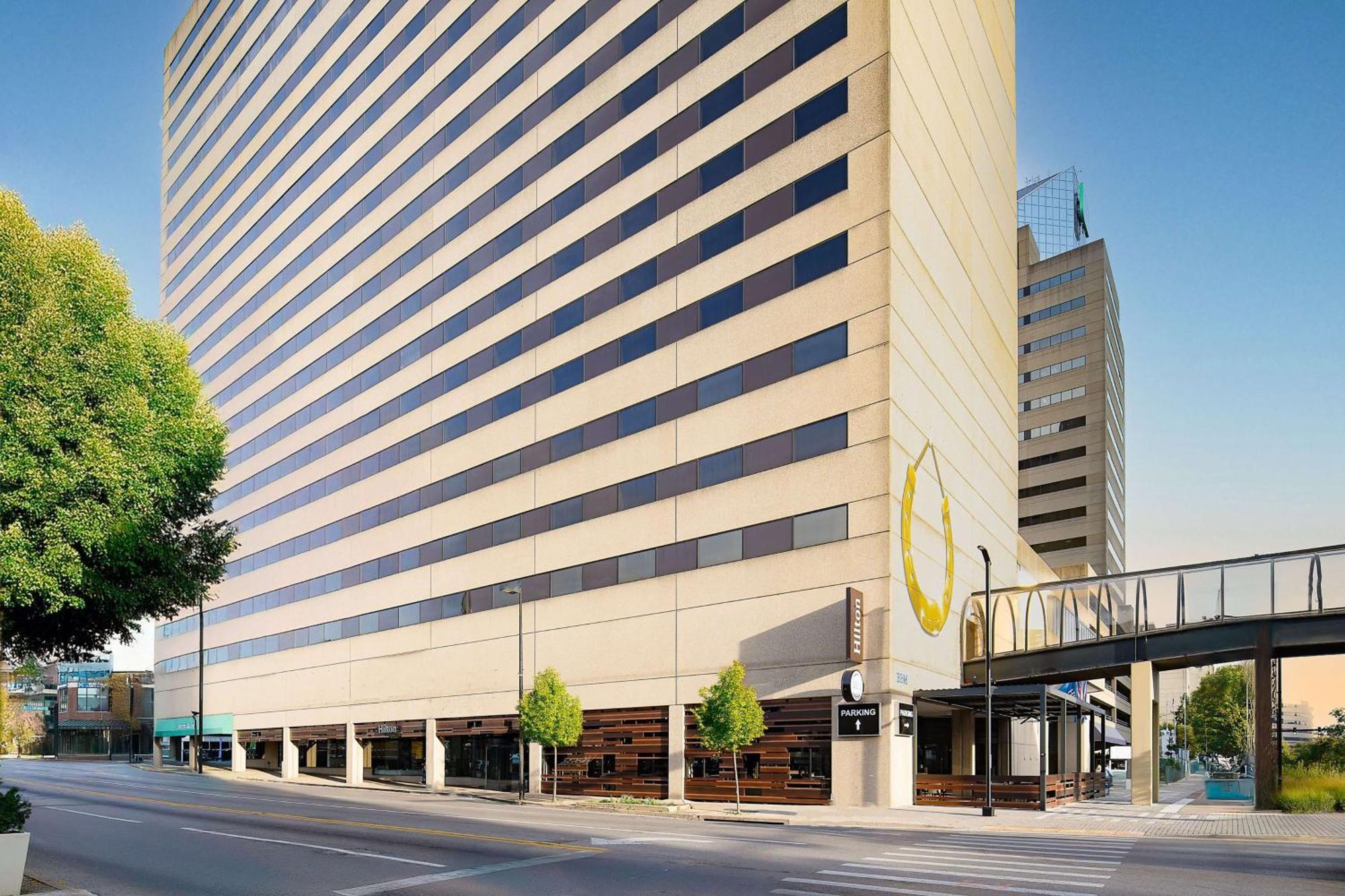 Отель Hilton Lexington Downtown Экстерьер фото