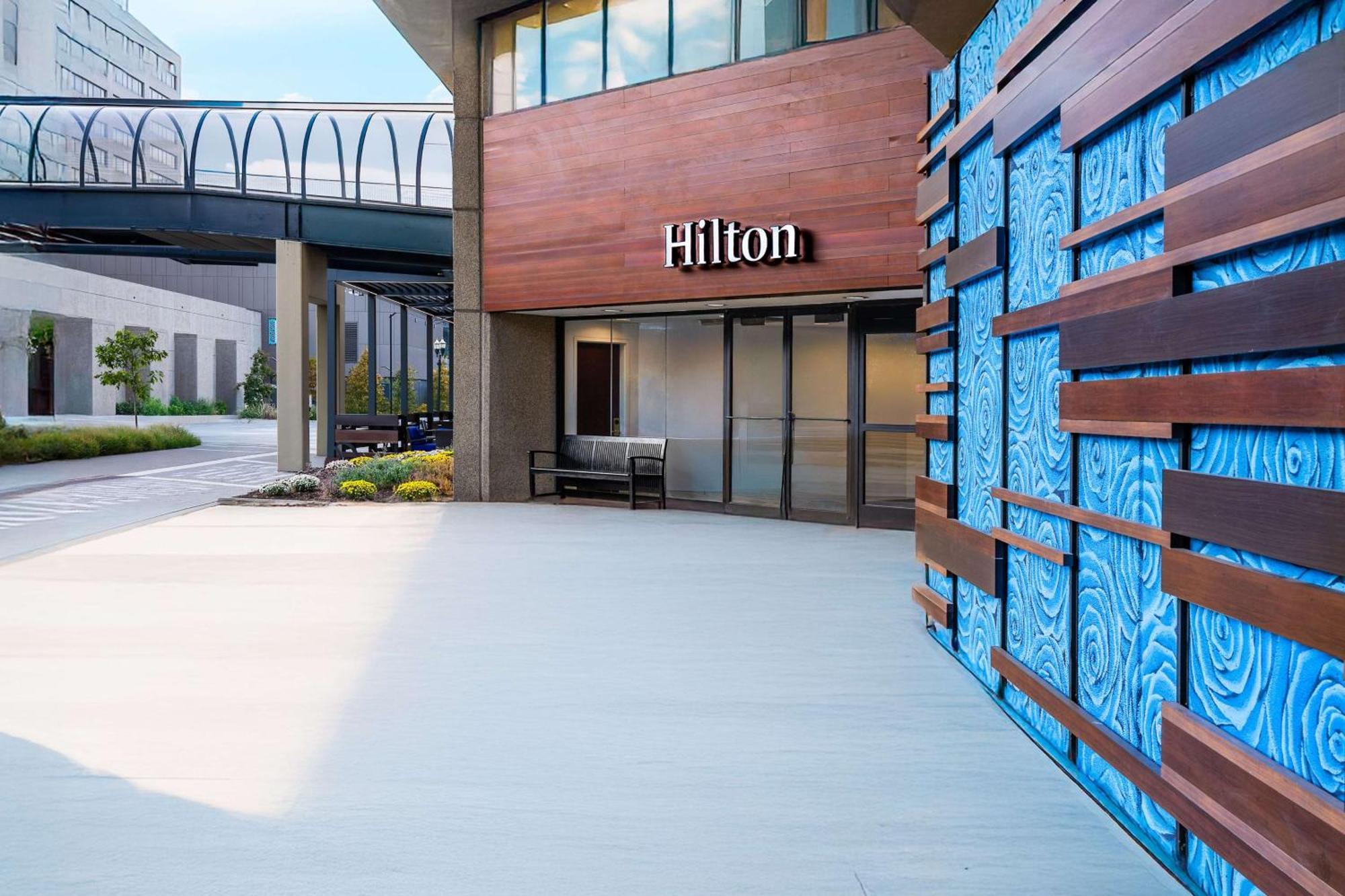 Отель Hilton Lexington Downtown Экстерьер фото